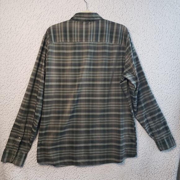 KUHL Button Down Shirt Men L Green Plaid Long Sleeve Casual Workwear 46x29 - Picture 2 of 9